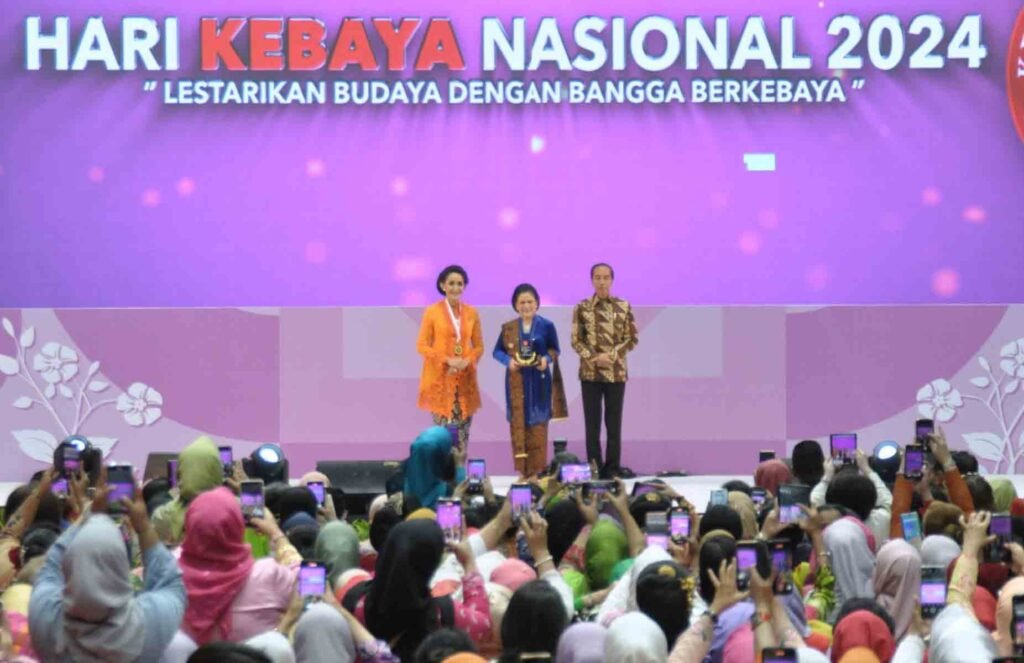 Jokowi Hadiri dan Tetapkan Hari Kebaya Nasional