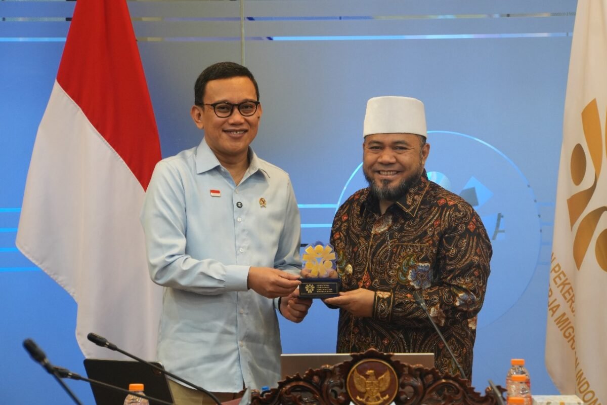 Menteri P2MI Tawarkan Migrant Center di Bengkulu, Gubernur Helmy Sambut Positif dan Dukung Total