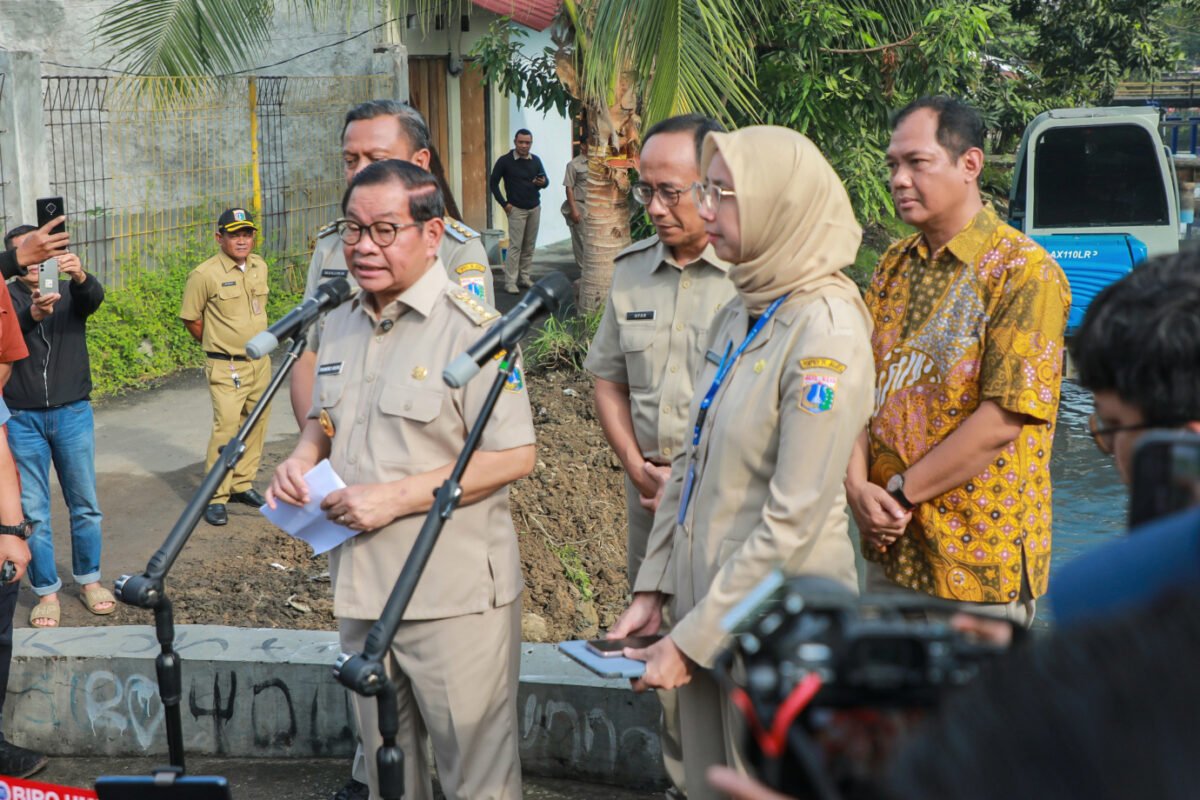 Pramono Pastikan Banjir di Jakarta Terkendali, Pompa dan Alat Berat Dimaksimalkan