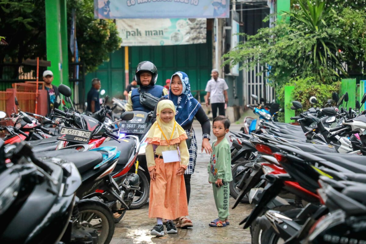 Pemprov DKI Jakarta Dukung Gerakan Ayah Antar Anak di Hari Pertama Sekolah