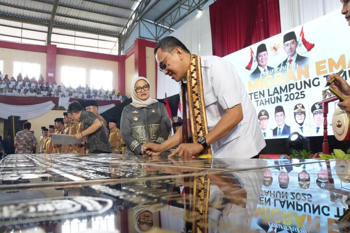 Menteri P2MI Resmikan Desa Migran Emas di Lampung Timur