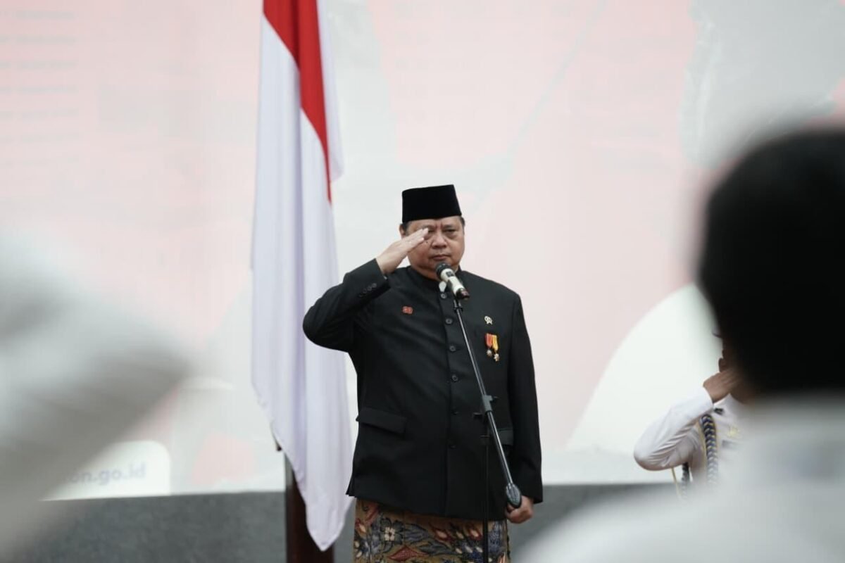 Kemenko Perekonomian Gelar Upacara HUT ke-80 RI, Airlangga Ajak Pegawai Isi Kemerdekaan dengan Kerja Nyata