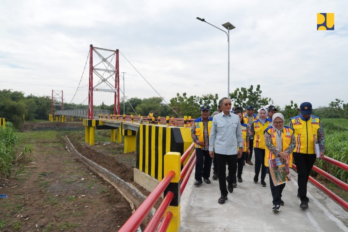 Menteri PU: Manfaat Jembatan Gantung Babakan Losari Lor Langsung Dirasakan Masyarakat
