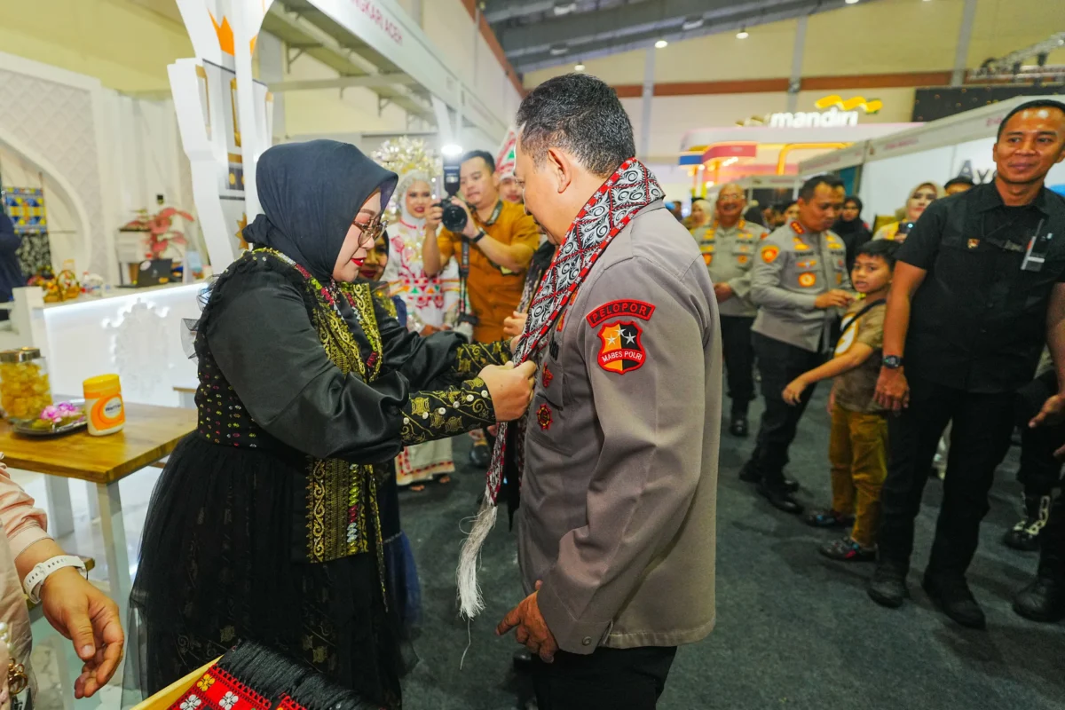 Bhayangkari Aceh Tampilkan Kupi Khop dan Produk UMKM di Bazar Nasional