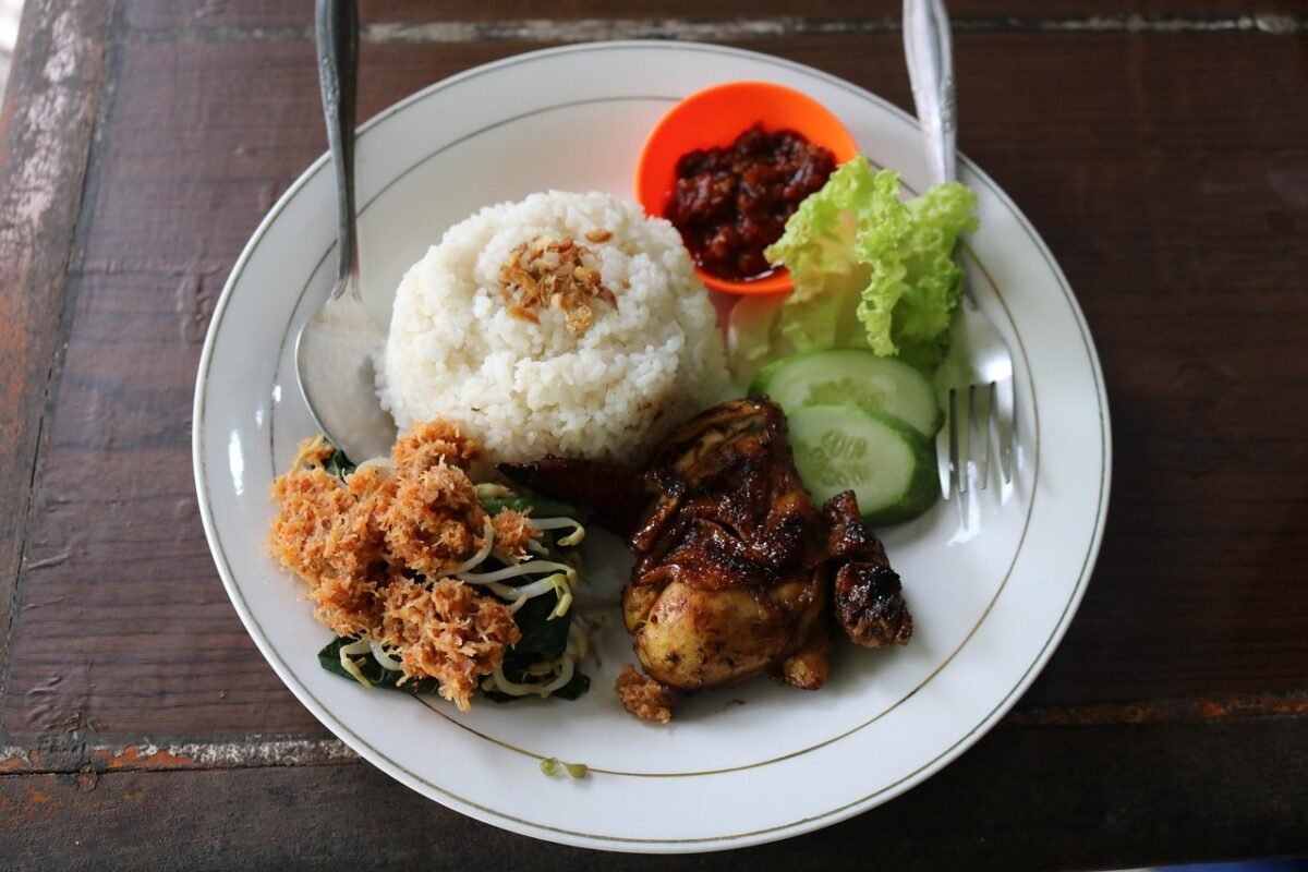 BPJPH Ajak Warteg dan Warung Padang Segera Urus Sertifikasi Halal Gratis
