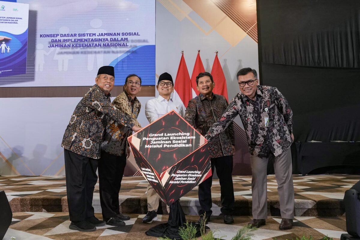 Menko PM Apresiasi UNAIR sebagai Pelopor Pendidikan Jaminan Sosial di Indonesia