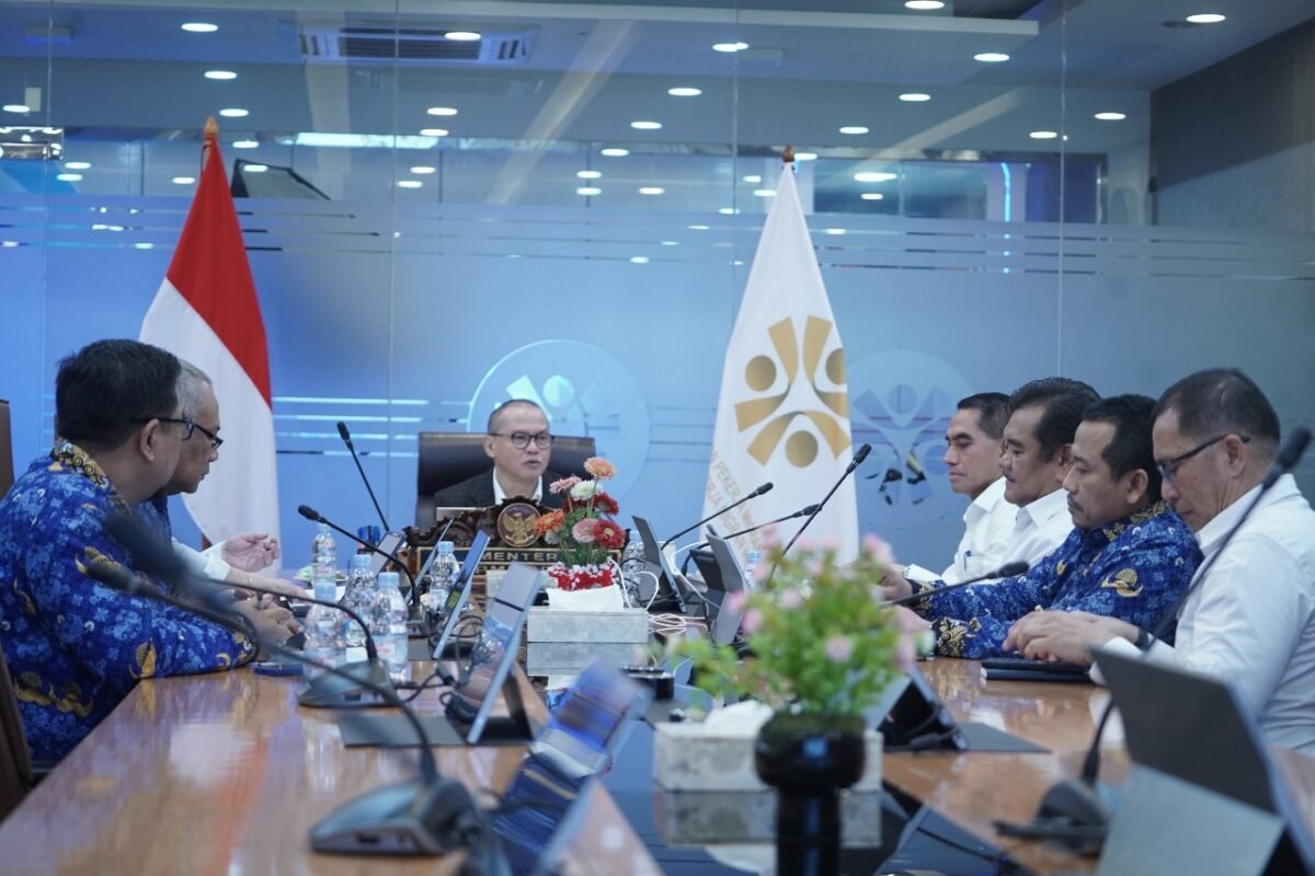 Menteri P2MI Siapkan Langkah Strategis Mengurai Penumpukan Roster CPMI Korea Selatan Sektor Service