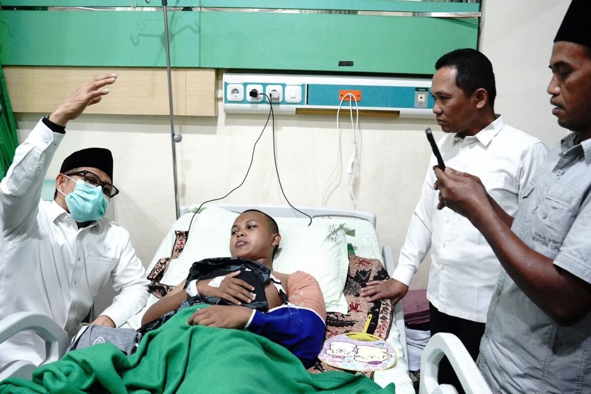 Cak Imin Dapuk Korban Musibah Pondok Al-Khoziny Jadi Anak Angkat