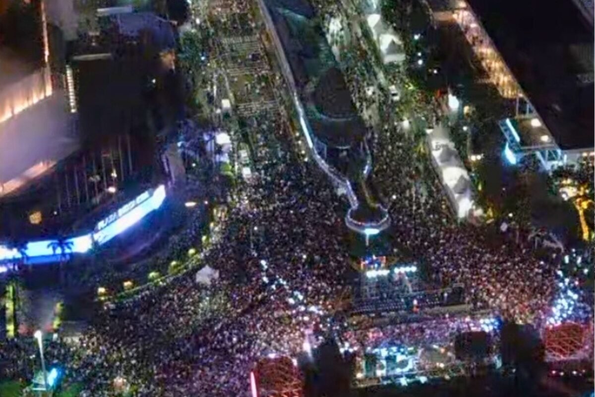 Jakarta Mencekam di Akhir 2025! Bundaran HI Diserbu Lautan Manusia, Tanpa Kembang Api Tapi ‘Meledak’ Karena Ini!