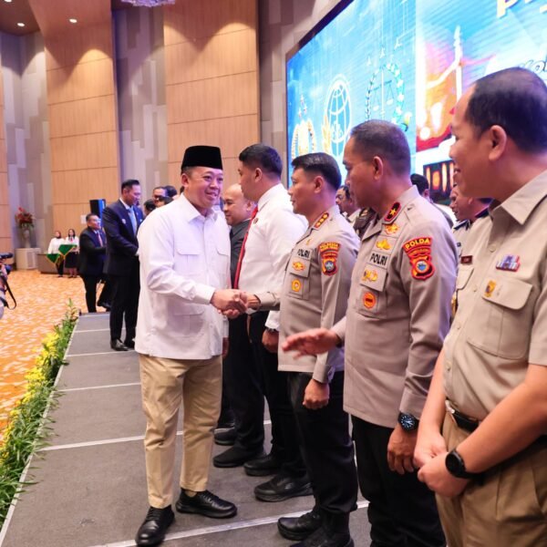 Menteri Nusron Berikan Penghargaan kepada 74 Pihak yang Berperan dalam Pencegahan Tindak Pidana Pertanahan Tahun 2025
