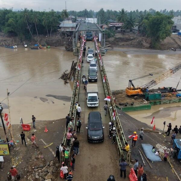 Penanganan korban banjir dan longsor Sumatera oleh tim gabungan