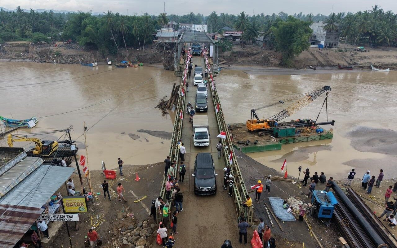 Penanganan korban banjir dan longsor Sumatera oleh tim gabungan