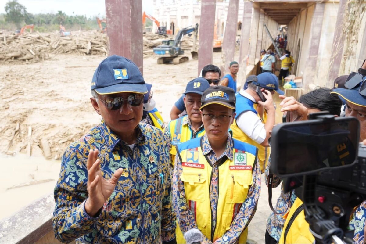 Menteri PU Turun Tangan! Jalan Rusak Akibat Bencana di Aceh Tamiang Dikebut Siang-Malam