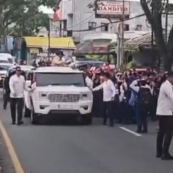 Antusiasme Warga Balikpapan Pecah saat Presiden Prabowo Disapa di Ruas Kota