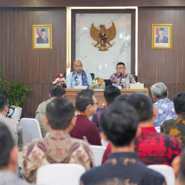 Arahan Wamen Ossy di Kantah Kabupaten Bandung: Kerja Sama untuk Hadirkan Layanan yang Murah, Cepat, dan Prudent