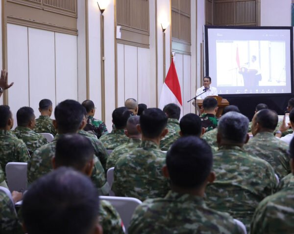 Mentan Amran targetkan 101 ribu hektare kontrak cetak sawah tuntas dalam sebulan demi percepatan swasembada pangan nasional.