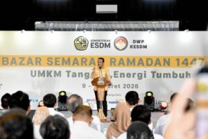 Menteri ESDM Bahlil Lahadalia meresmikan Bazar Semarak Ramadan 2026 di Kementerian ESDM sebagai dukungan bagi pengembangan UMKM nasional.