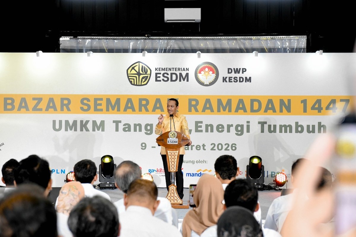Menteri ESDM Bahlil Lahadalia meresmikan Bazar Semarak Ramadan 2026 di Kementerian ESDM sebagai dukungan bagi pengembangan UMKM nasional.