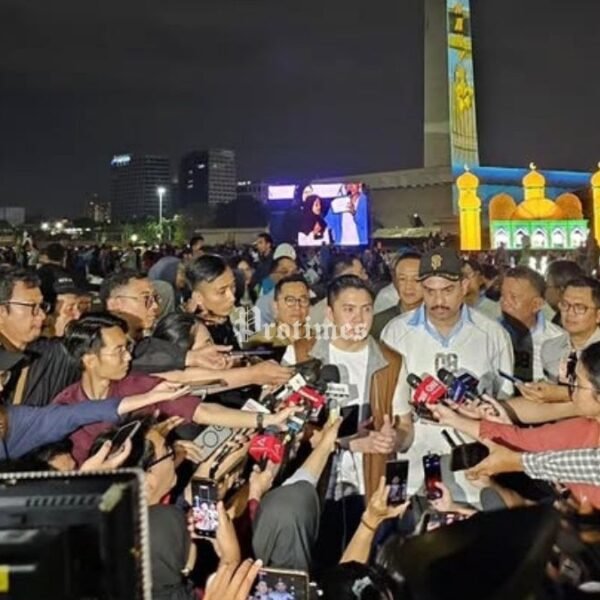 Lebaran Monas Diserbu Warga, 200 Ribu Orang Padati Bazar Rakyat Perdana Era Prabowo