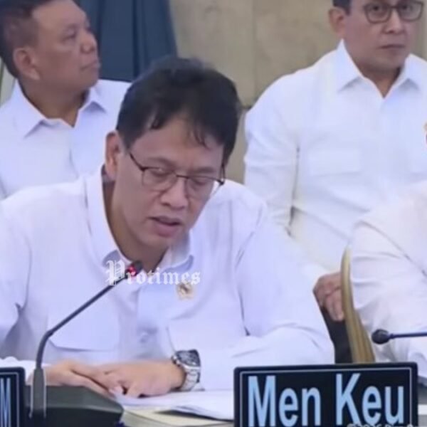 Ekonomi Diperdebatkan: Di Hadapan Prabowo, Menkeu Purbaya Tiba-Tiba Bongkar Data Ini