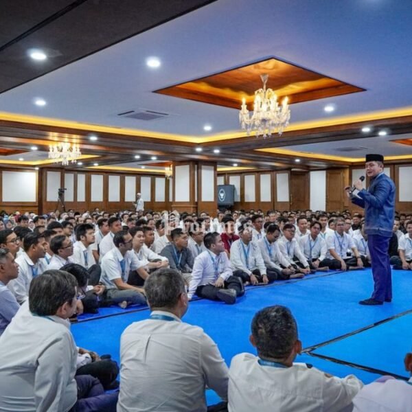 Jelang Mudik, Seskab Teddy Titip Pesan Tak Biasa ke Pegawai: Diminta Ceritakan Ini