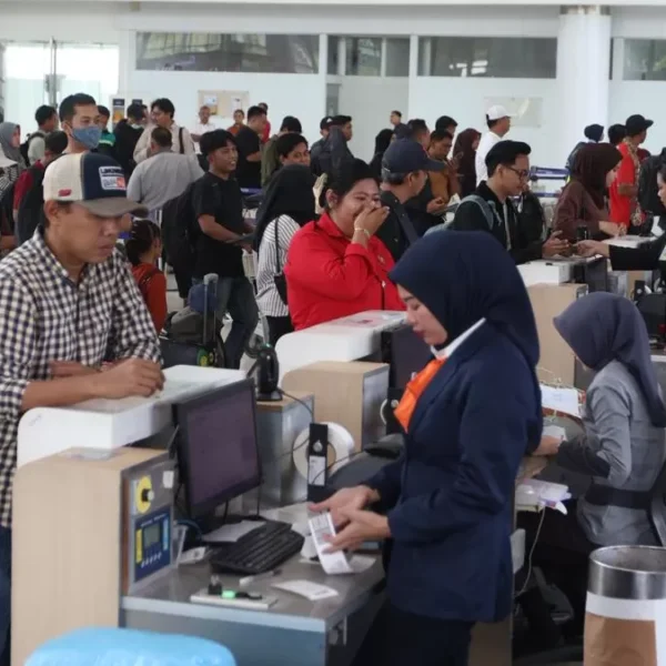 Mudik Kaltim Memanas: Bandara Overload, Pelabuhan Penuh, Jalur Darat Jadi Tantangan