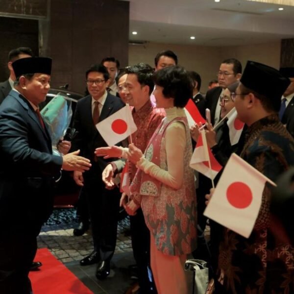 Prabowo Disambut Haru di Tokyo, Diaspora Antusias hingga Berebut Momen Langka