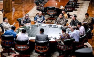 Presiden Prabowo Subianto menggelar lima rapat strategis di Hambalang membahas pembangunan kampus STEM, geopolitik Timur Tengah, dan kesiapan mudik Lebaran.