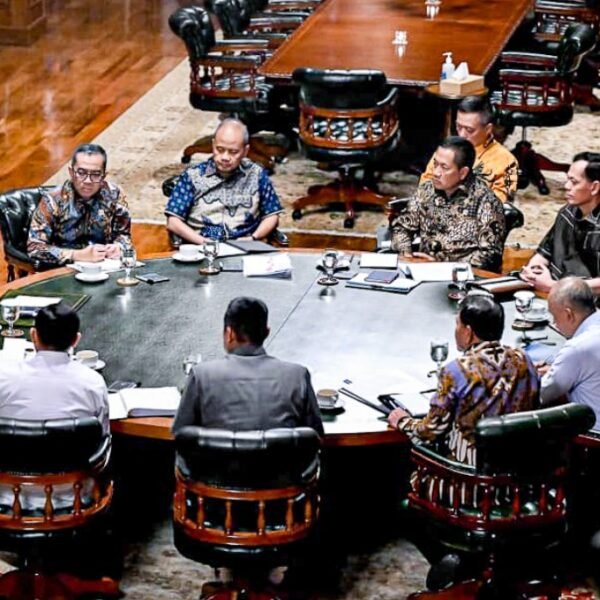 Presiden Prabowo Subianto menggelar lima rapat strategis di Hambalang membahas pembangunan kampus STEM, geopolitik Timur Tengah, dan kesiapan mudik Lebaran.