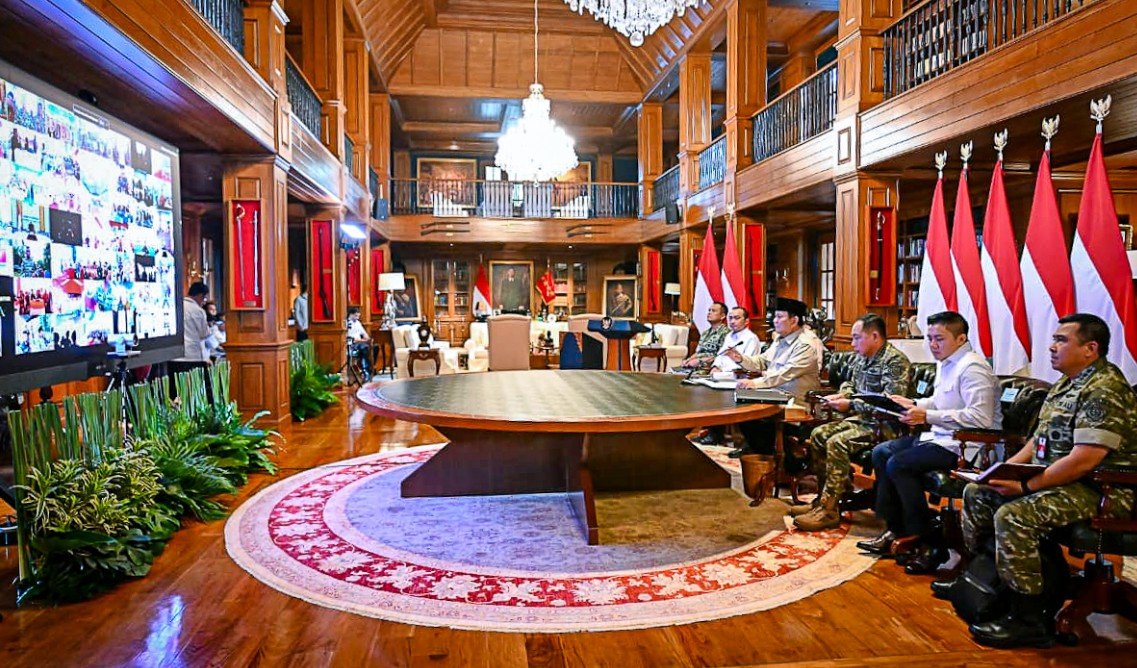 Presiden Prabowo Subianto meresmikan 218 jembatan di Indonesia dari Hambalang sebagai bagian percepatan pembangunan infrastruktur nasional.