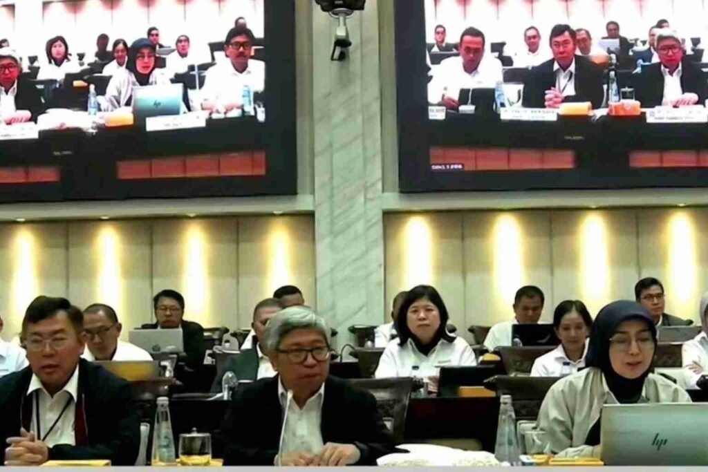 RDP Komisi XI DPR RI soroti kinerja SMV Kemenkeu 2025, fokus pada efektivitas fiskal dan dampak ekonomi nasional.
