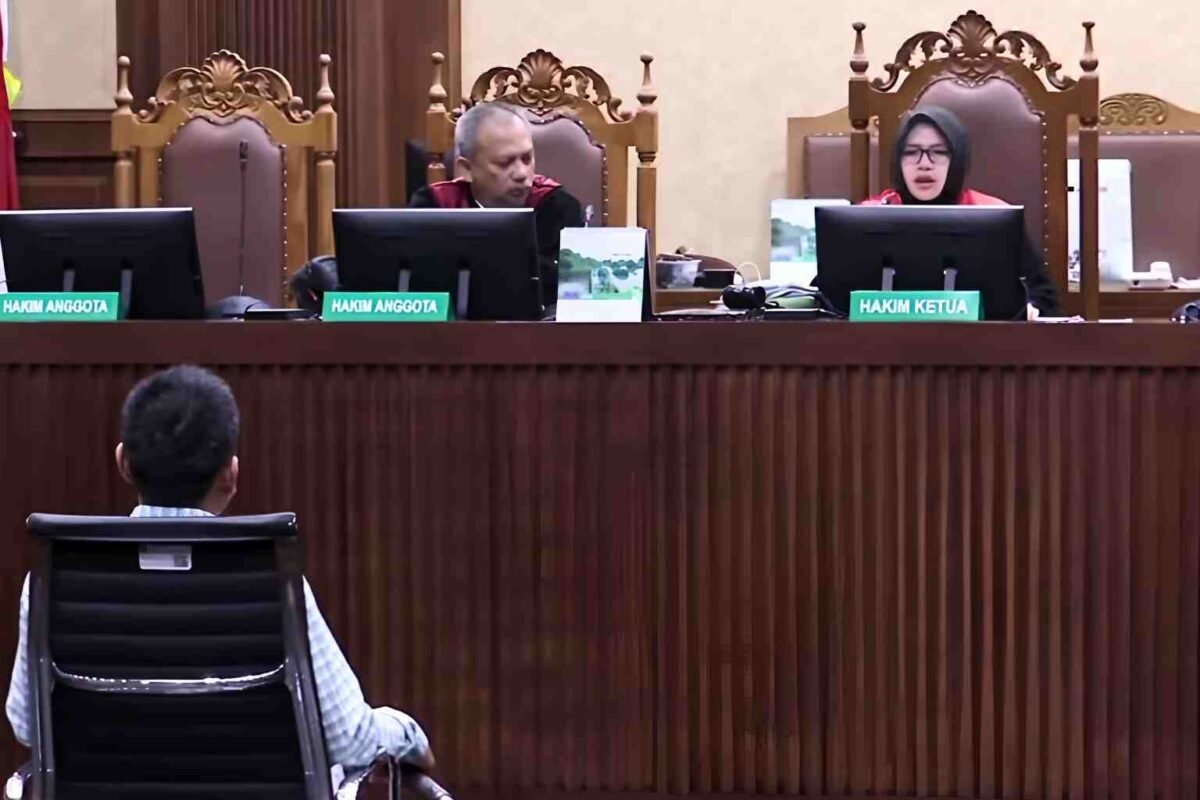 SIDANG PERDANA HERY SUSANTO