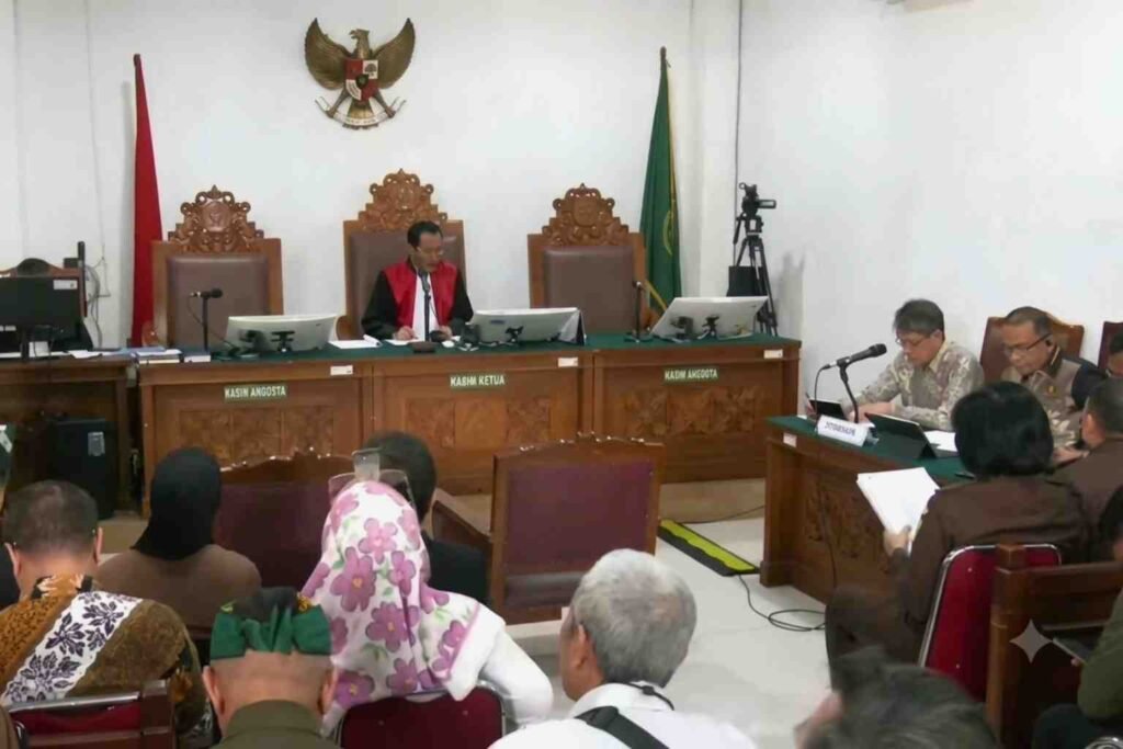 sidang perdana pra peradilan roy suryo