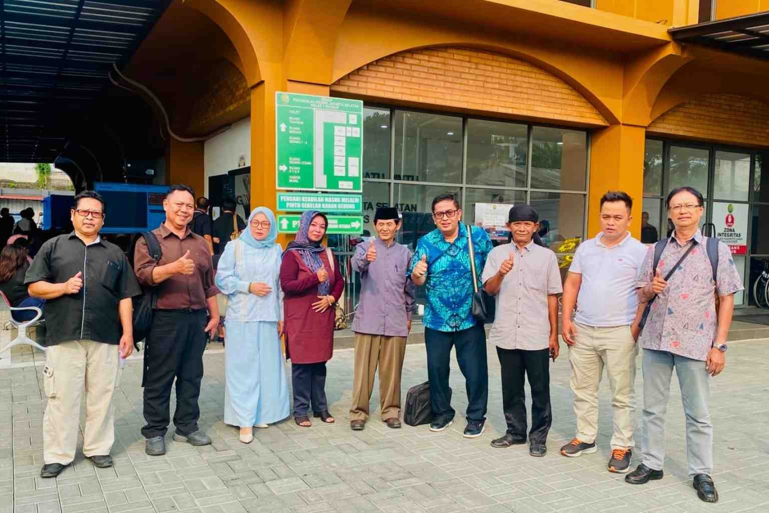 tim pengacara dan para saksi