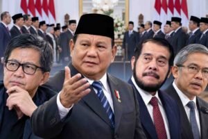 Prabowo Subianto melantik 26 anggota Wantimpres di Istana Negara. Rocky Gerung, Anwar Usman hingga Margarito Kamis masuk dalam susunan baru.