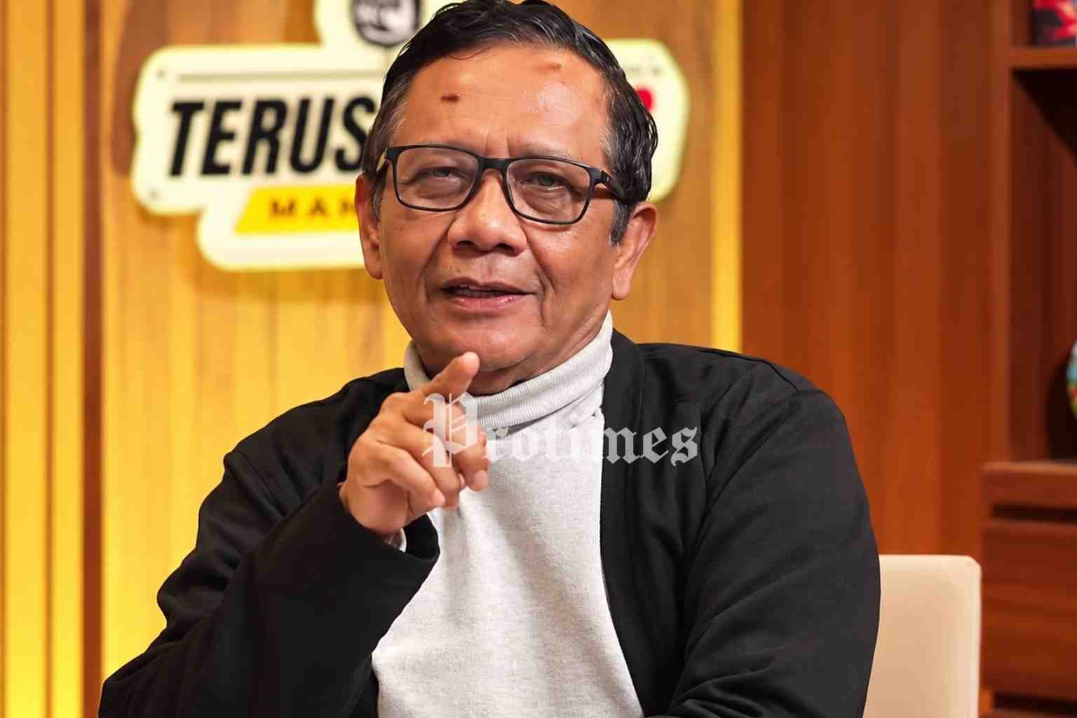 Mahfud MD mendesak dugaan pasal selundupan dalam PKPU Nomor 19 Tahun 2023 terkait aturan pencalonan Gibran diusut secara hukum.