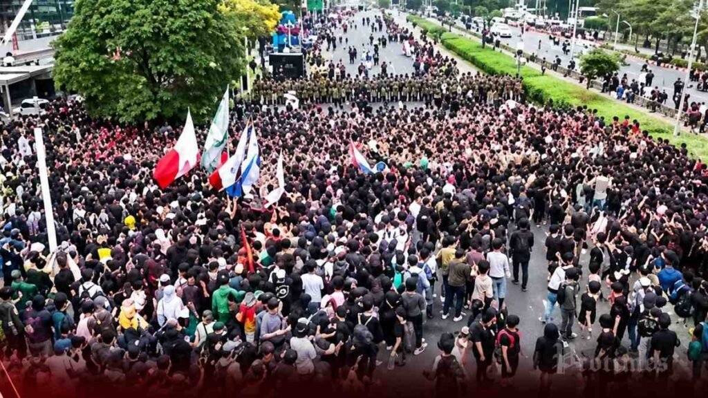 Aksi unjuk rasa mahasiswa dan masyarakat sipil di sejumlah daerah pada Hari Sumpah Pemuda dengan tuntutan lingkungan, ekonomi, pelayanan publik, hukum, dan demokrasi.