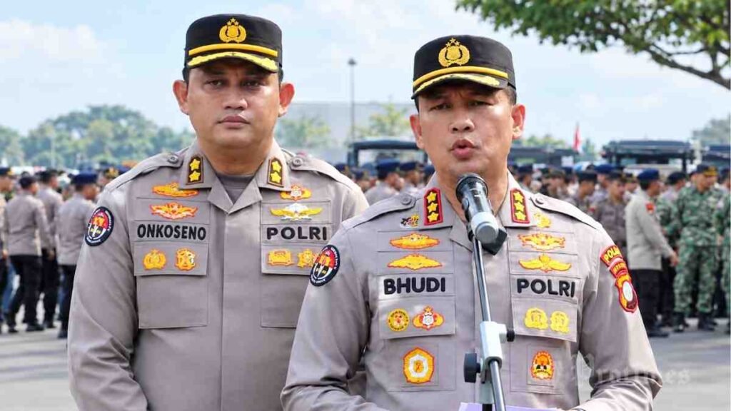 Personel gabungan mengamankan aksi unjuk rasa mahasiswa di sejumlah titik wilayah Jakarta.